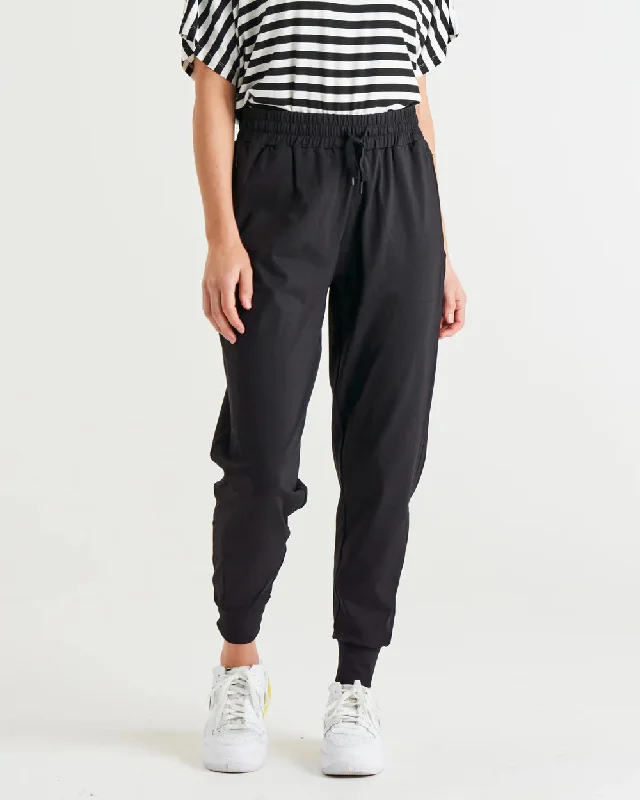 Cara Travel Jogger